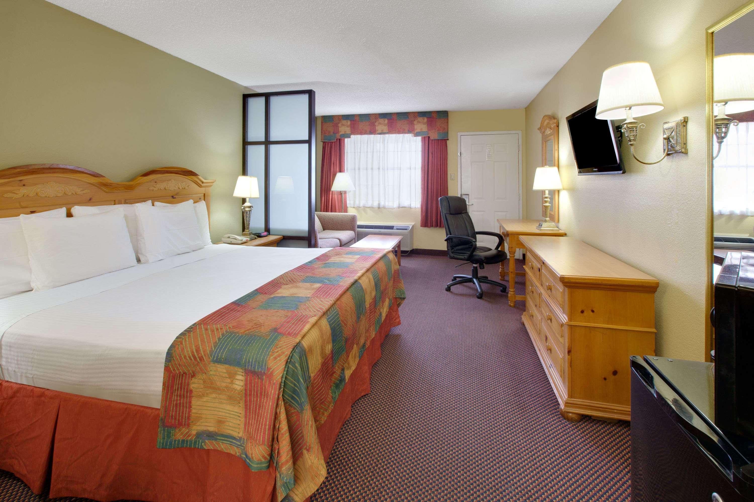 Baymont By Wyndham Terrell Hotel Eksteriør billede