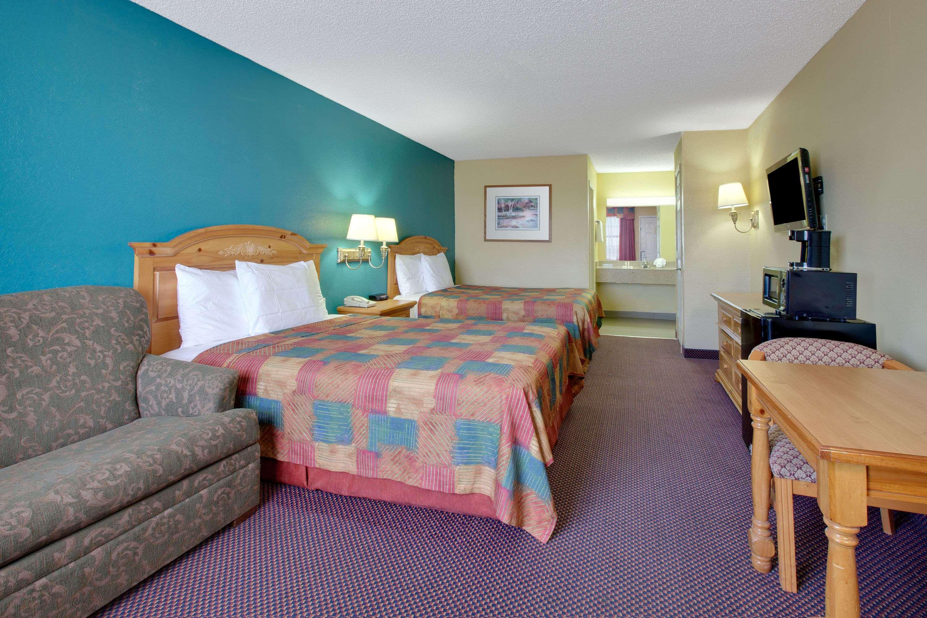 Baymont By Wyndham Terrell Hotel Eksteriør billede