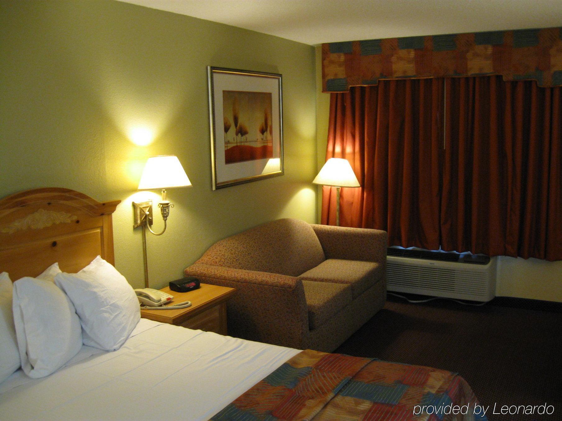 Baymont By Wyndham Terrell Hotel Værelse billede